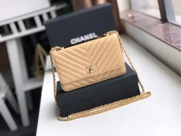 First Bag Ru CHANEL CHAIN WALLET