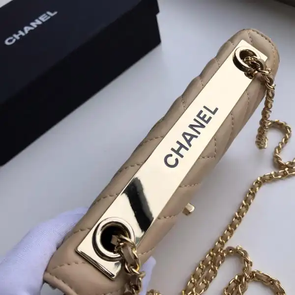 First Bag Ru CHANEL CHAIN WALLET