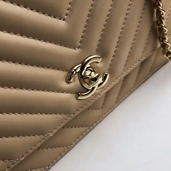 CHANEL CHAIN WALLET