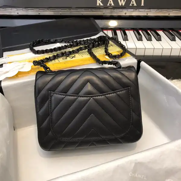 Firstbag Ru CHANEL FLAP BAG