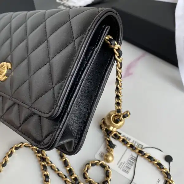 CHANEL CHAIN WALLET