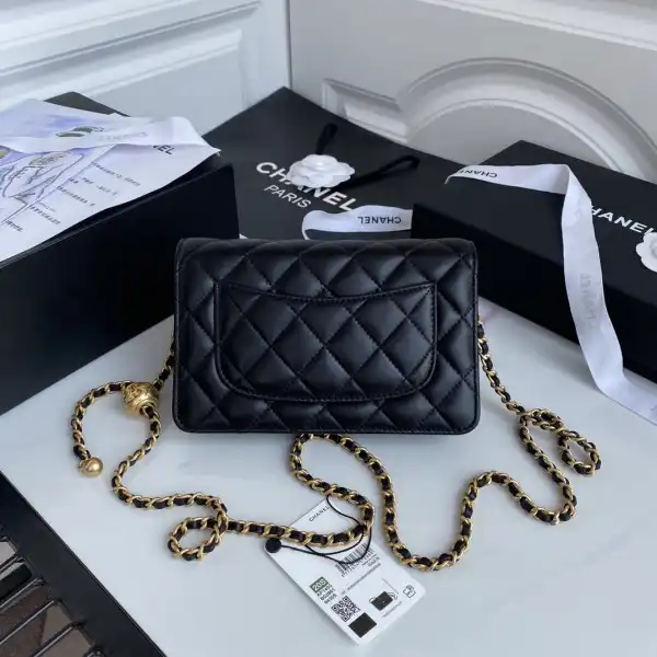 CHANEL CHAIN WALLET