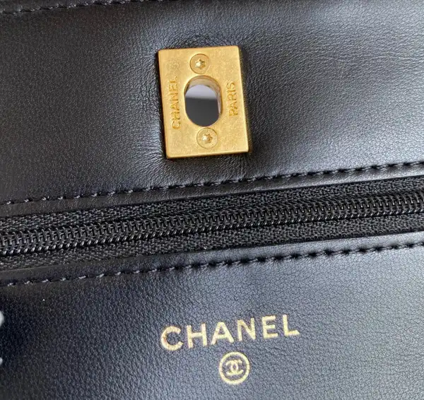 CHANEL CHAIN WALLET