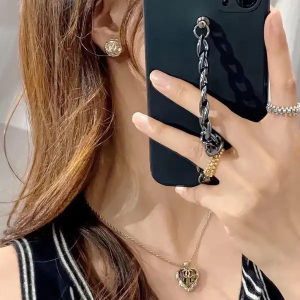 First bag ru CHANEL EARRINGS