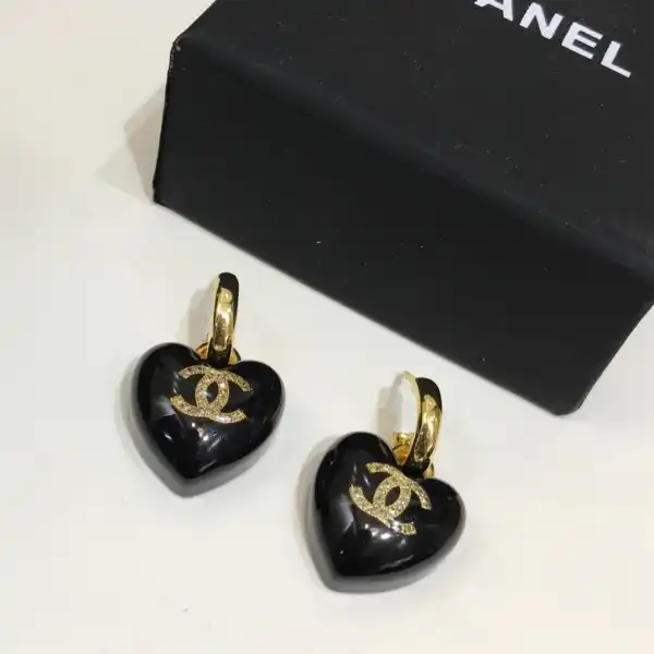 CL EARRINGS