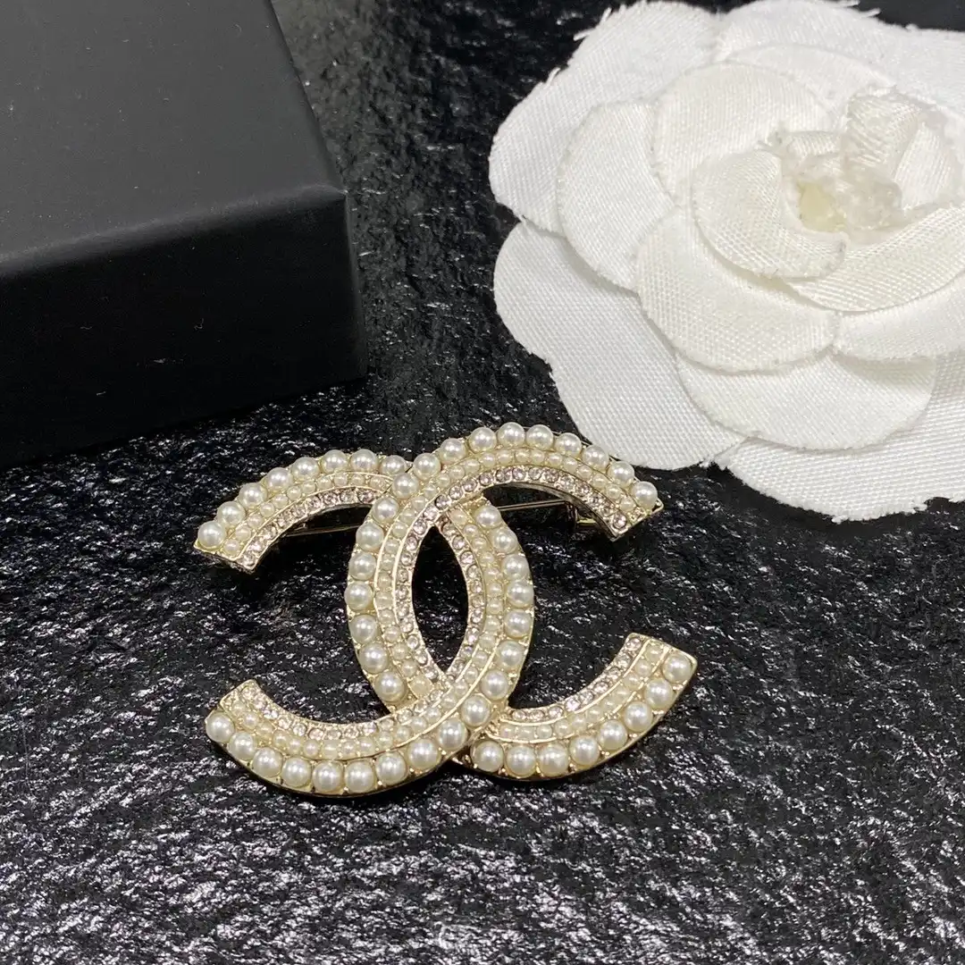 First Bag Ru CHANEL BROOCH