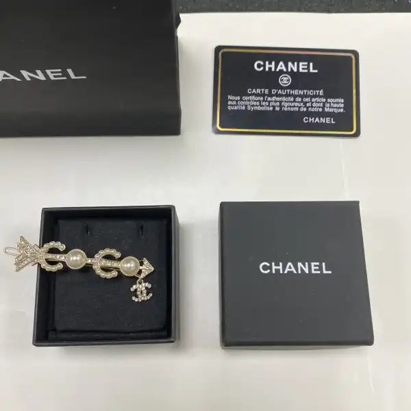 CHANEL HAIR CHANELIP