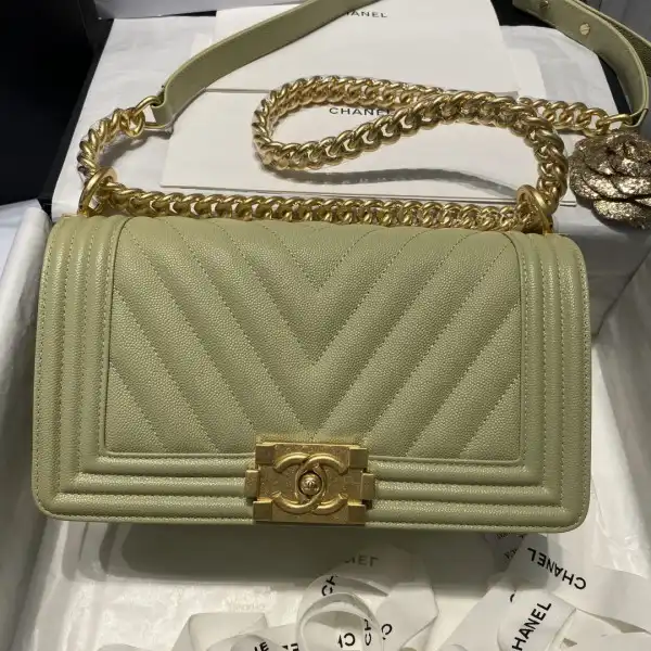 First bag ru CHANEL BOY BAG