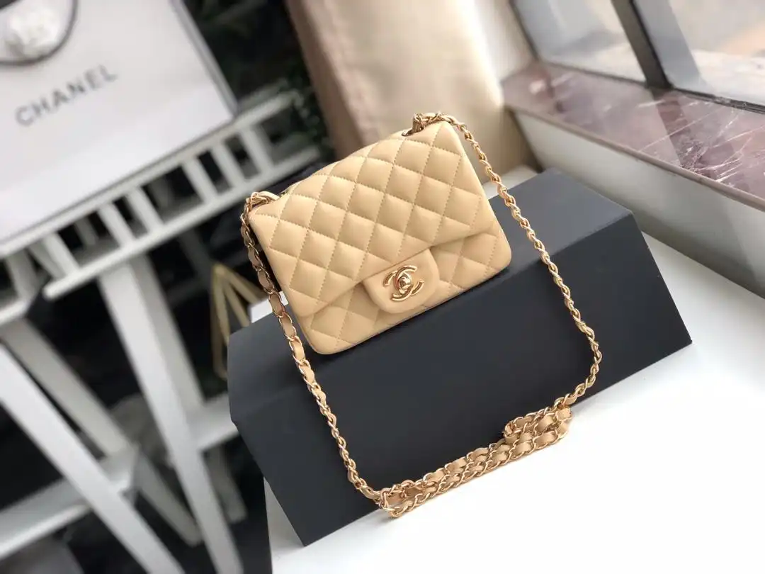 CHANEL FLAP BAG 17CM