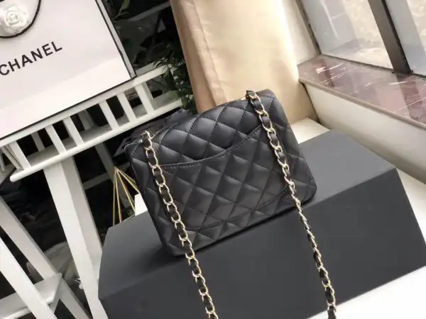 CHANEL FLAP BAG 17CM