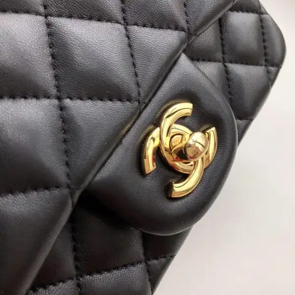 CHANEL FLAP BAG 17CM