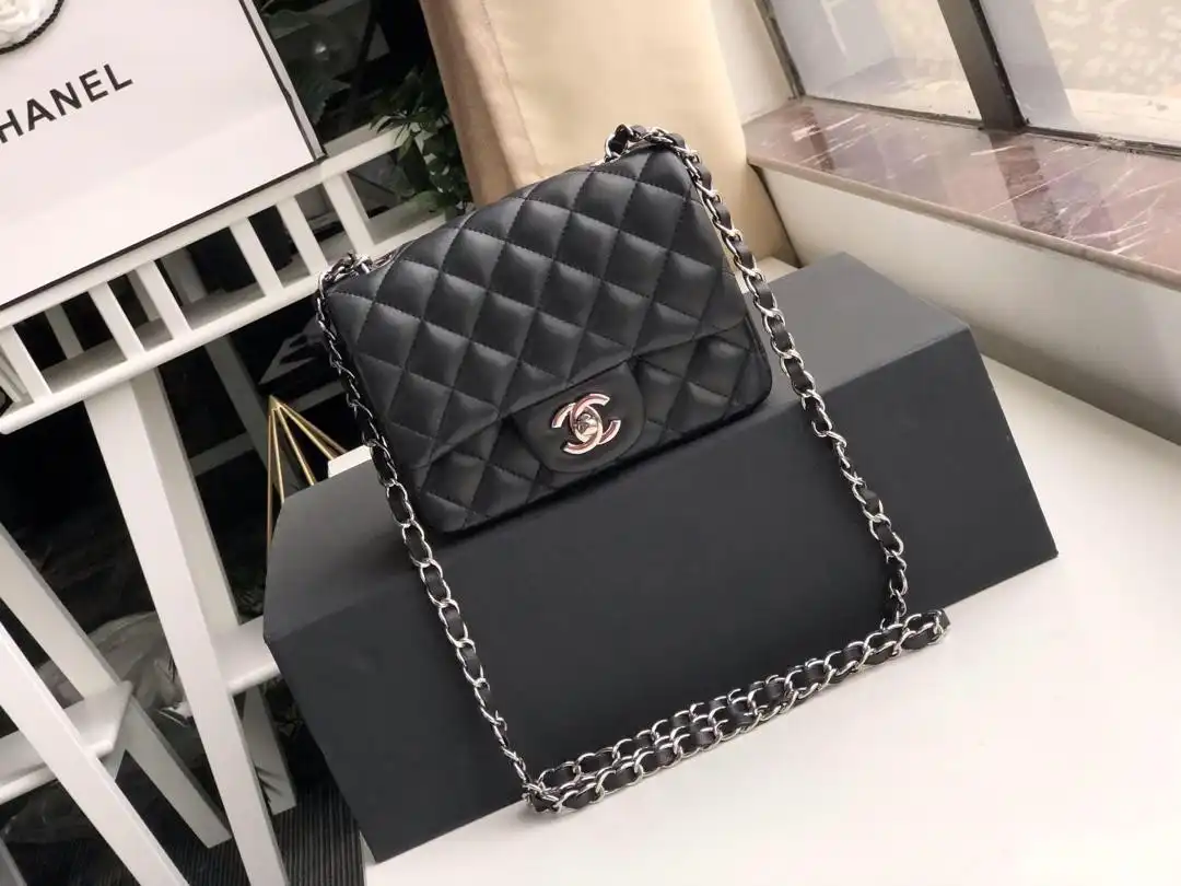 CHANEL FLAP BAG 17CM