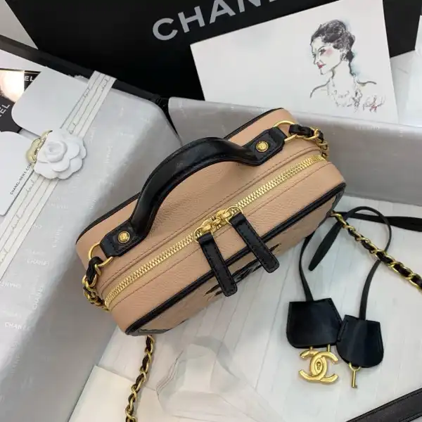 CHANEL VANITY CASE