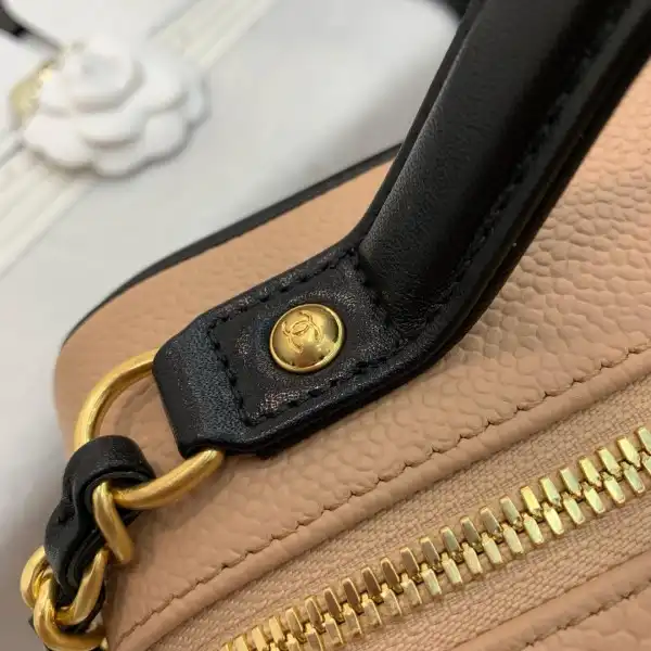 CHANEL VANITY CASE