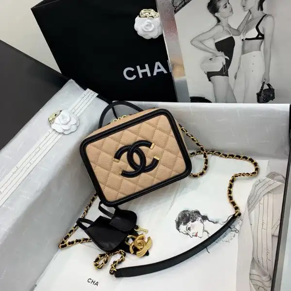 CHANEL VANITY CASE