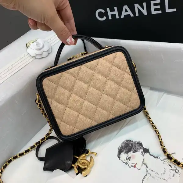 CHANEL VANITY CASE