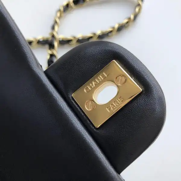 CHANEL FLAP BAG 17CM