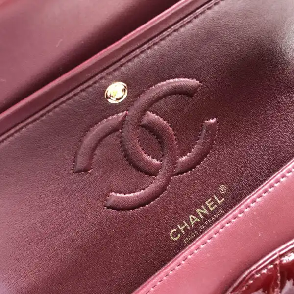 CHANEL FLAP BAG 2.55