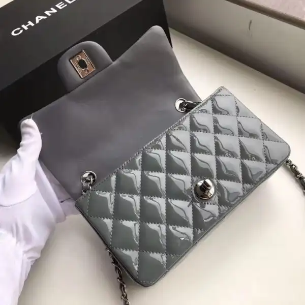 CHANEL FLAP BAG 20CM