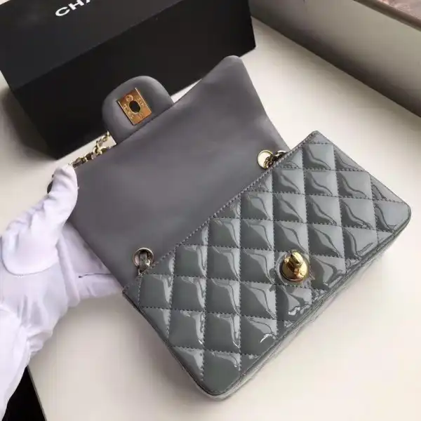 First bag ru CHANEL FLAP BAG 20CM