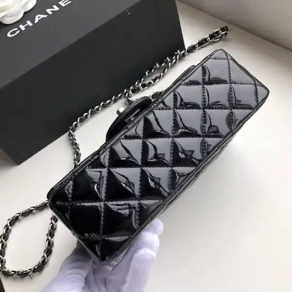 CHANEL FLAP BAG 20CM