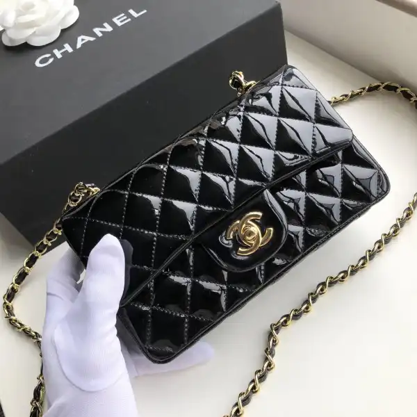 First bag ru CHANEL FLAP BAG 20CM