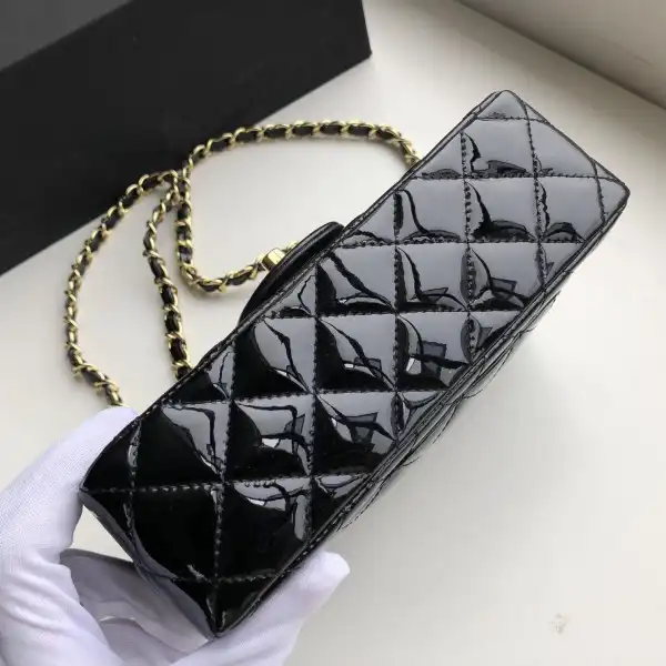 First bag ru CHANEL FLAP BAG 20CM