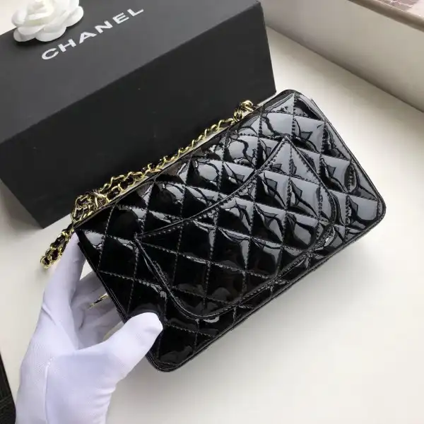 First bag ru CHANEL FLAP BAG 20CM