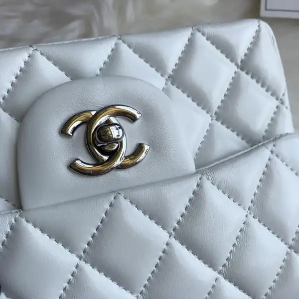 First bag ru CHANEL FLAP BAG 17CM