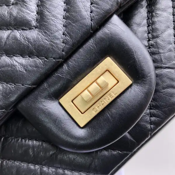 CHANEL FLAP BAG 25cm 28cm