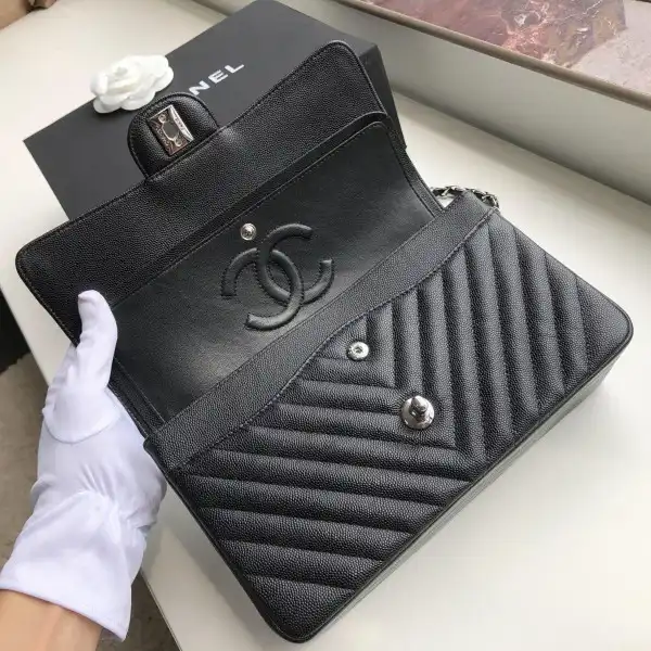 CHANEL FLAP BAG CAVIAR 25.5cm