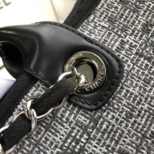 First bag ru CHANEL TOTE BAG