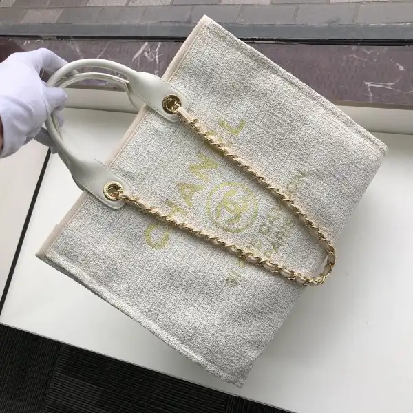 CHANEL TOTE BAG