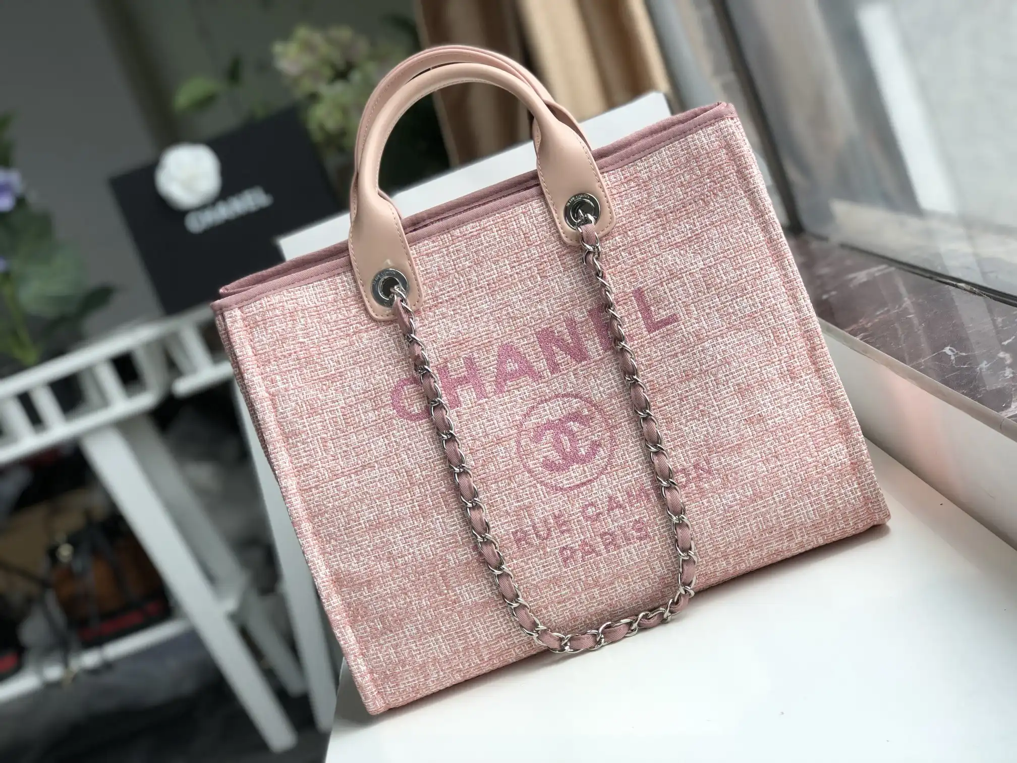 CHANEL TOTE BAG