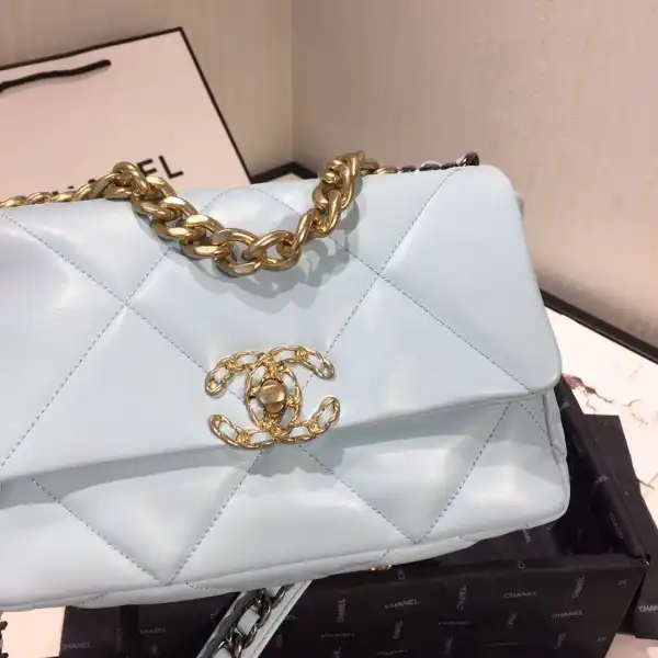 CHANEL 19 FLAP BAG