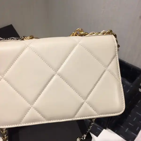 CHANEL CHAIN WALLET