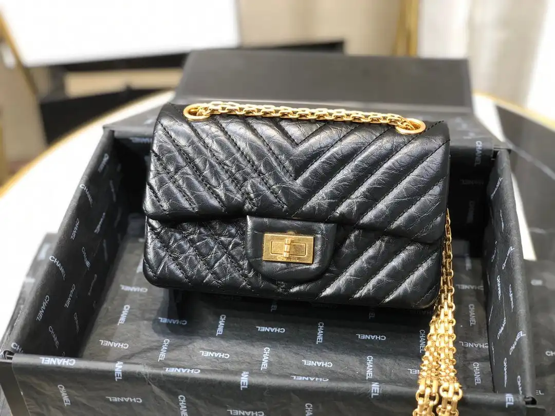 Firstbag Ru CHANEL FLAP BAG