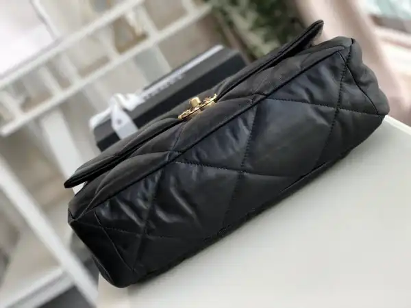 CHANEL 19 FLAP BAG