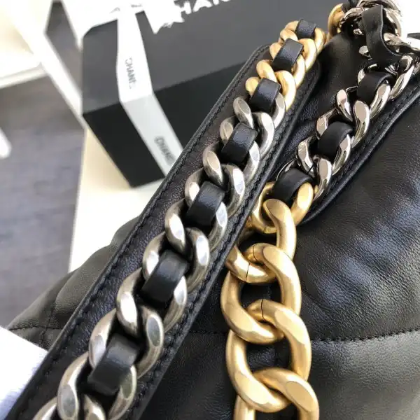 Firstbag Ru CHANEL 19 FLAP BAG