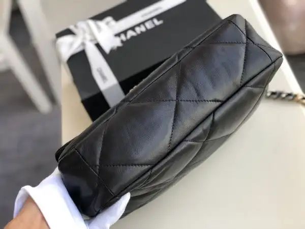 CHANEL 19 FLAP BAG