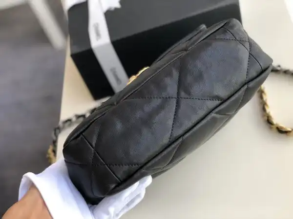 CHANEL 19 FLAP BAG