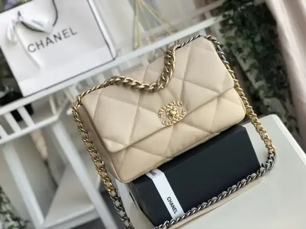 CHANEL 19 FLAP BAG