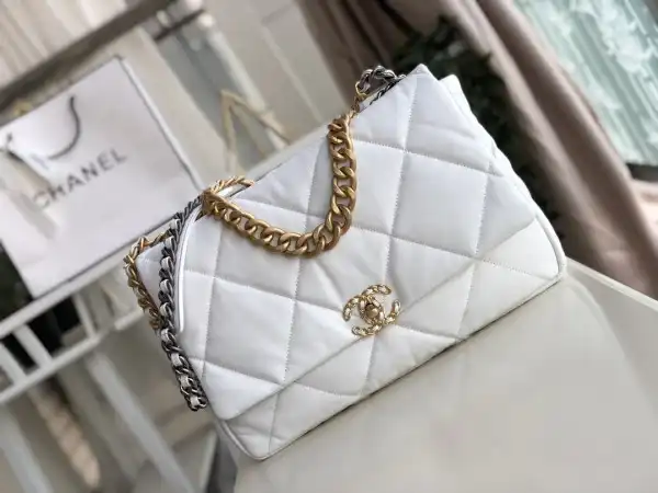 CHANEL 19 FLAP BAG