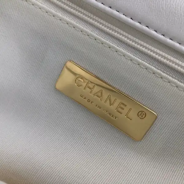 CHANEL 19 FLAP BAG