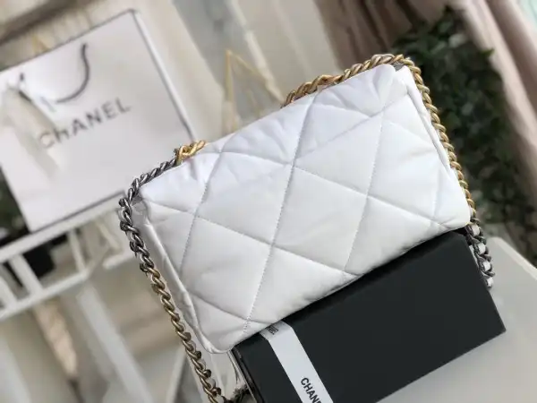 CHANEL 19 FLAP BAG