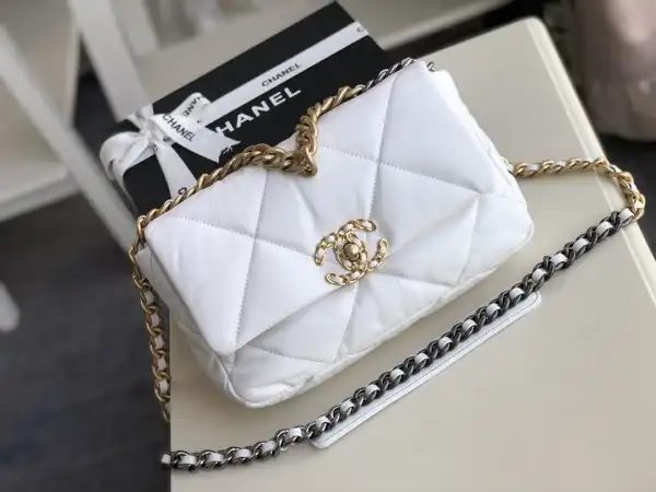 CHANEL 19 FLAP BAG