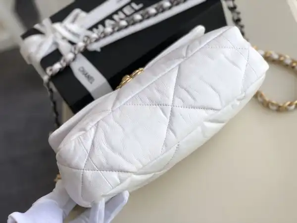 CHANEL 19 FLAP BAG