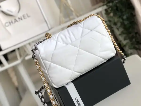 CHANEL 19 FLAP BAG