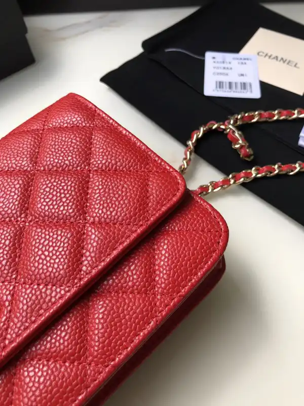 Bagsoffer CL CHAIN WALLET CAVIAR WITH GOLD HARDWARE