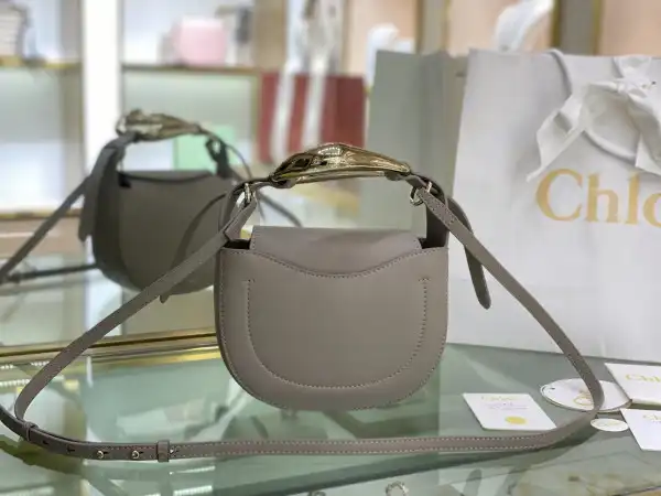 First Bag Ru CHLOÉ KISS SMALL PURSE